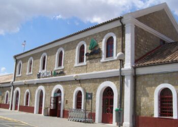 Adif proyecta instalar pantallas acústicas y estudiar las vibraciones en el tramo ferroviario entre Bobadilla y Ronda