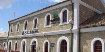 Adif proyecta instalar pantallas acústicas y estudiar las vibraciones en el tramo ferroviario entre Bobadilla y Ronda